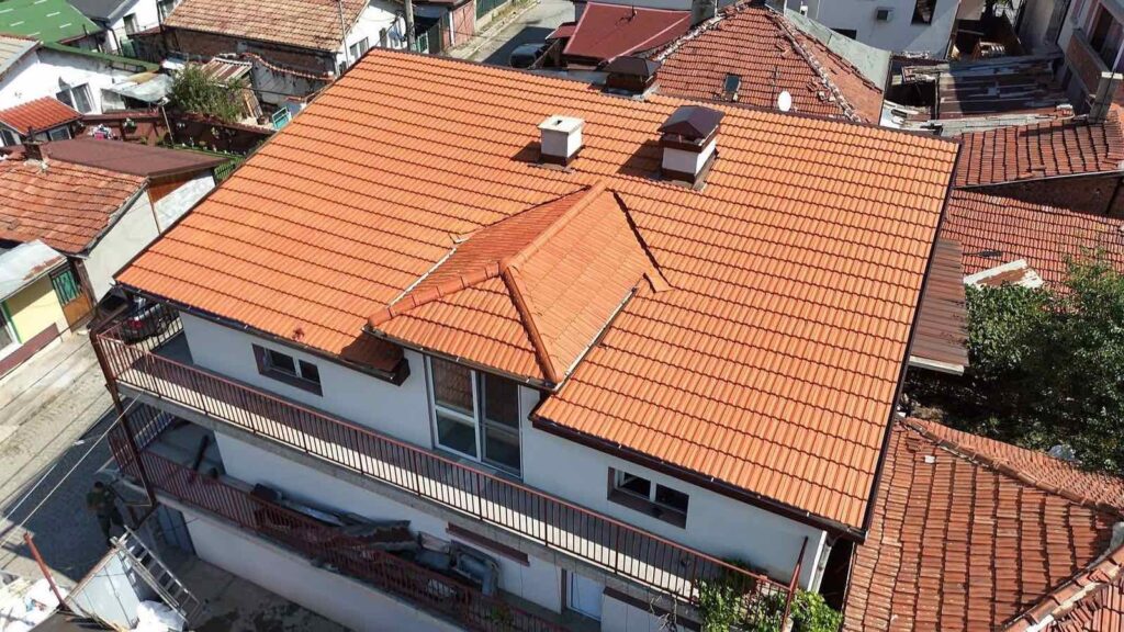 авършен обновен покрив на къща в кв. Орландовци, София