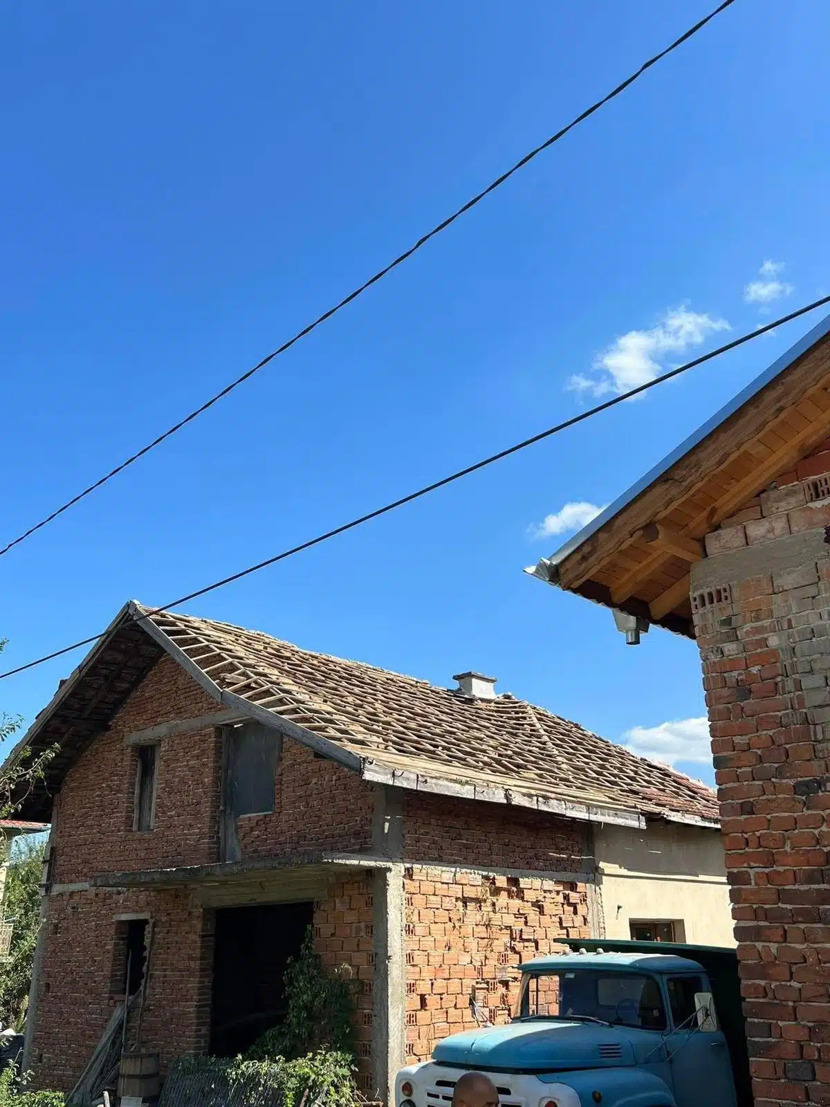 Покрив на къща в гр. Вършец преди започване на ремонта